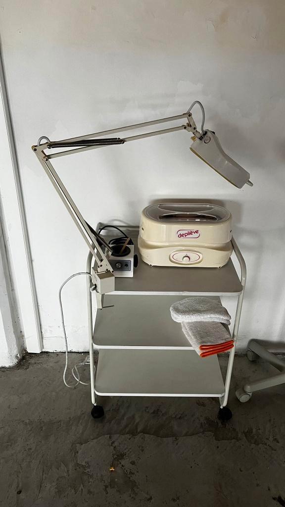 Salon trolley met vergrootlamp, Hobby en Vrije tijd, Vergrootglazen, Loepen en Loeplampen, Gebruikt, Vergrootglas of Loep, Ophalen