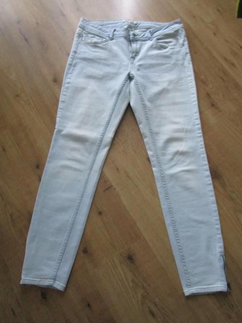 WE jeans maat 31, Kleding | Dames, Spijkerbroeken en Jeans, Gedragen, W30 - W32 (confectie 38/40), Blauw, Verzenden