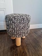Leuke gehaakte poef met houten poten, Ophalen, Hout, Minder dan 50 cm, Rond