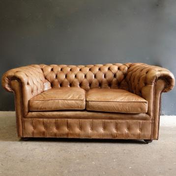 origineel Engelse leren Chesterfield bank beschikbaar voor biedingen