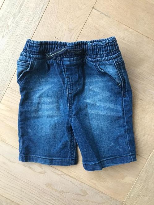 korte blauwe spijkerbroek maat 80, Kinderen en Baby's, Babykleding | Maat 80, Zo goed als nieuw, Jongetje, Broekje, Ophalen of Verzenden