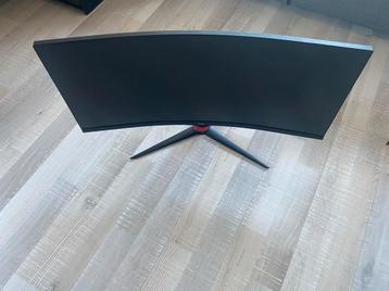 AOC Curved Gaming Monitor 34 Inch (LEES BESCHRIJVING) beschikbaar voor biedingen
