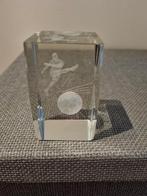 Glazen kubus 3d glas met voetballer en bal, Ophalen of Verzenden