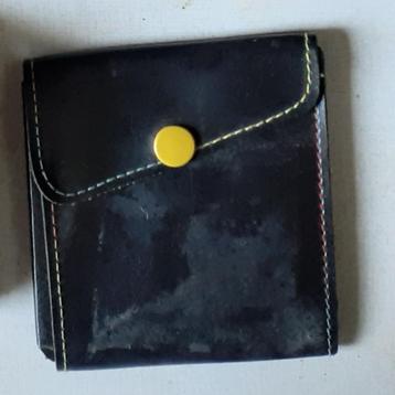 Portemonnee beschikbaar voor biedingen