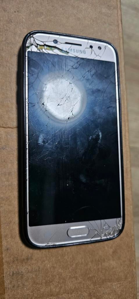 3 telefoons met schade (2 WERKEN NOG GOED!), Ophalen, Gebruikt, Overige modellen, Zwart