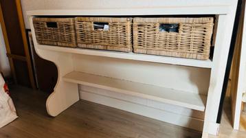 Landelijke Sidetable met Manden beschikbaar voor biedingen