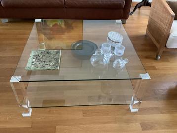 Glazen salontafel beschikbaar voor biedingen