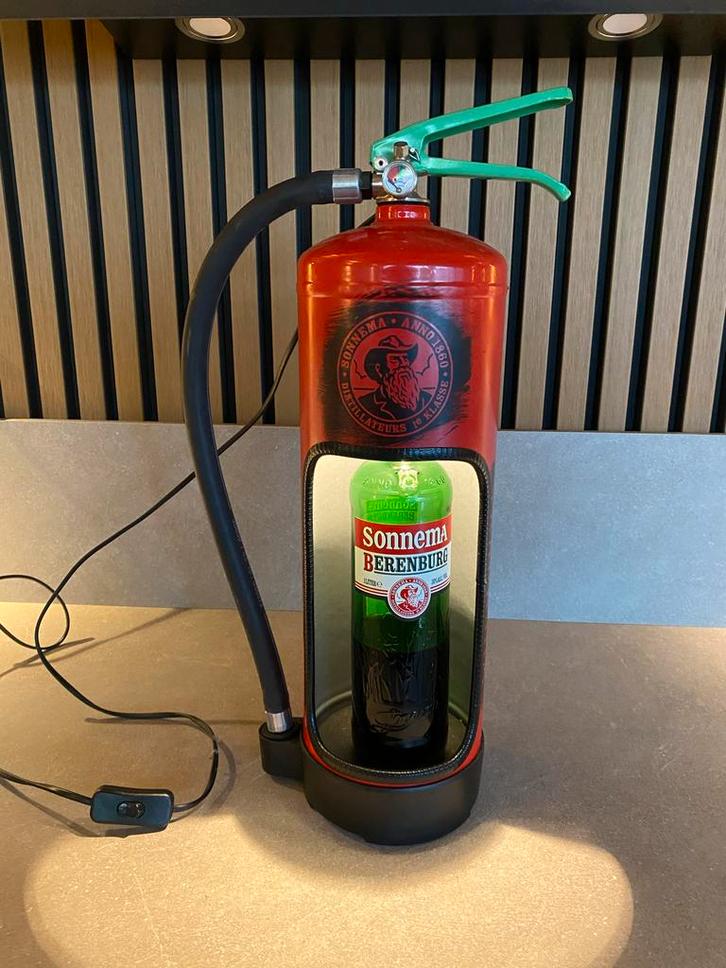 Sonnema Fles Brandblusser Lamp met Beugel, Verzamelen, Merken en Reclamevoorwerpen, Zo goed als nieuw, Reclamebord, Ophalen of Verzenden
