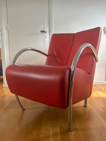 Leuke stoel rood leer in mooie staat beschikbaar voor biedingen