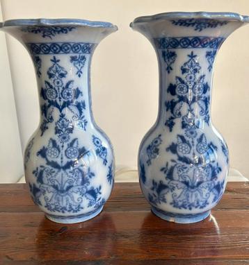 Set van twee trompetvazen Petrus Regout (ca 1910) beschikbaar voor biedingen