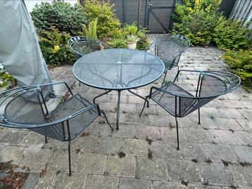 Tuinset met ronde tafel en 4 stoelen  beschikbaar voor biedingen