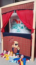 Houten poppenkast met 6 poppen, Kinderen en Baby's, Speelgoed | Poppen, Ophalen, Gebruikt, Overige typen