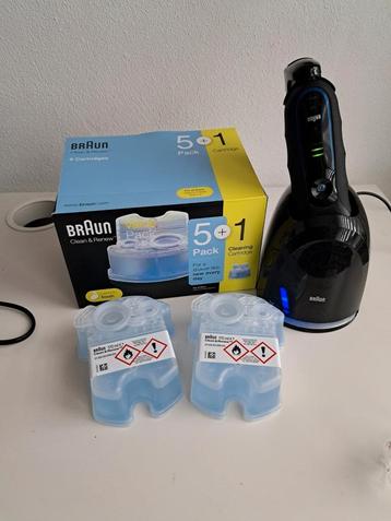 Braun series 3 Scheerapparaat met reinigingstation. beschikbaar voor biedingen