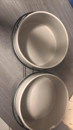 Hondenvoer bakje van steen in metalen rekje, Ophalen of Verzenden, Zo goed als nieuw