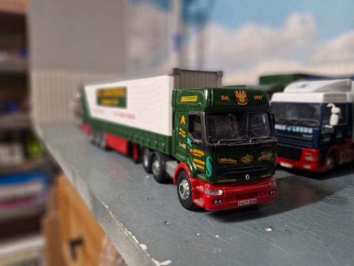 Renault met huiftrailer, Hobby en Vrije tijd, Modelauto's | 1:50, Zo goed als nieuw, Auto, Corgi, Ophalen of Verzenden