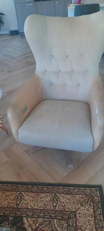 Prominent drie relaxfauteuils  beschikbaar voor biedingen