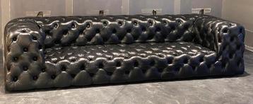 Prachtige Chesterfield Bank 6 Zits Zwart. beschikbaar voor biedingen