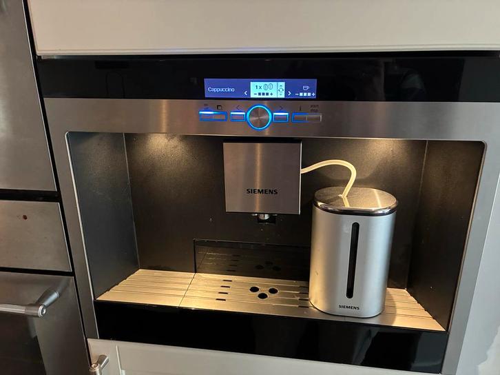 Siemens Inbouw Koffiemachine met melkopschuimer - TK76K573, Witgoed en Apparatuur, Koffiezetapparaten, Gebruikt, Koffiemachine
