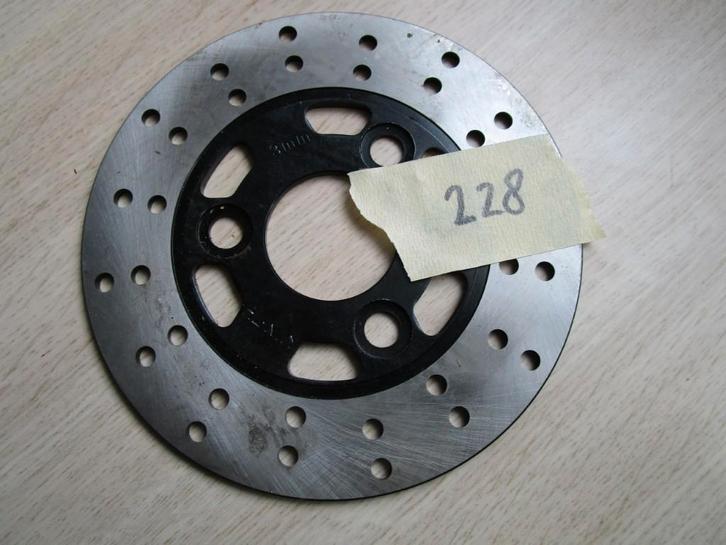 Nr.228: Remschijf voor PGO, Viarelli, Peugeot, GY6 Nieuw, Fietsen en Brommers, Brommeronderdelen | Algemeen, Nieuw, Overige typen