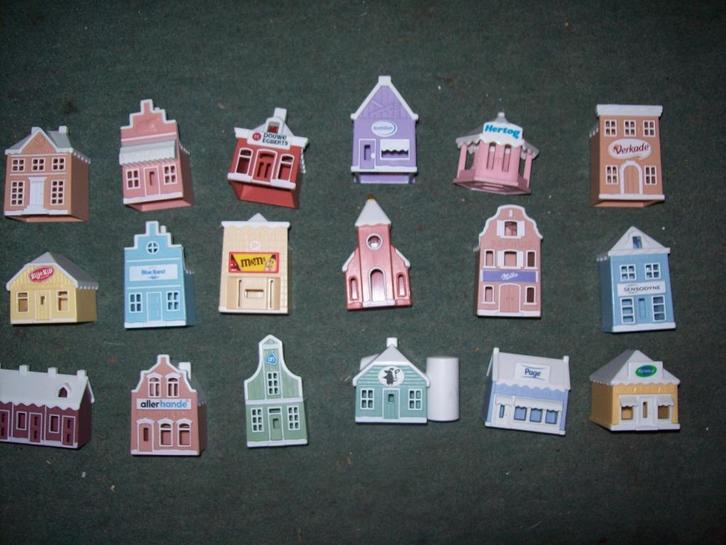 Verschillende  Kersthuisjes voor kerstdorp, Diversen, Kerst, Zo goed als nieuw, Ophalen of Verzenden