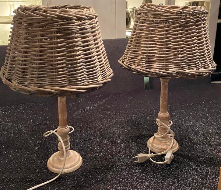 2 Lampen met rieten kap, Huis en Inrichting, Lampen | Vloerlampen, Gebruikt, Minder dan 100 cm, Hout, Ophalen of Verzenden