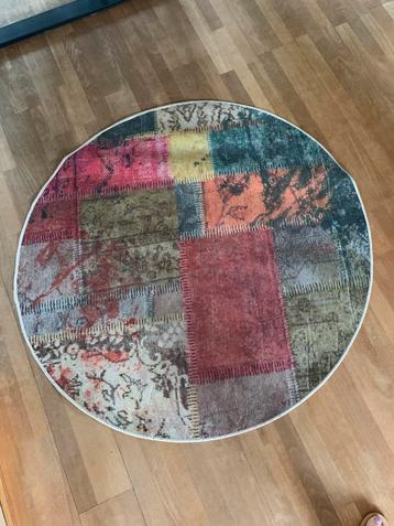 Vrolijk vloerkleed (rond 120cm) van het Zweedse merk Garda beschikbaar voor biedingen
