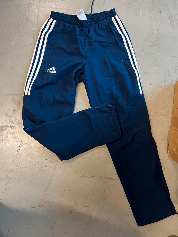 Adidas trainings broek, Kleding | Heren, Sportkleding, Zo goed als nieuw, Algemeen, Overige maten, Zwart, Ophalen of Verzenden