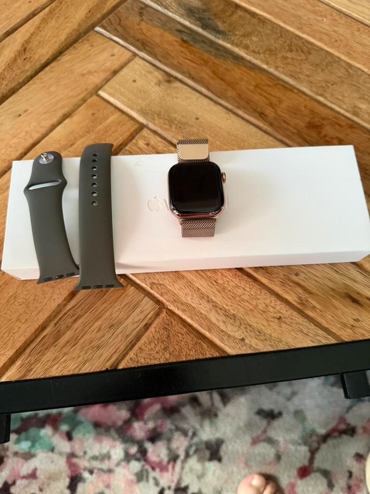 Apple Watch series 10 stainless steel gold 42mm, Sieraden, Tassen en Uiterlijk, Smartwatches, Zo goed als nieuw, iOS, Roze, Ophalen of Verzenden