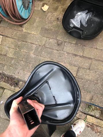 Tomos Zadel - Gebruikt beschikbaar voor biedingen