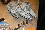 Te koop: Lego Star Wars Millenium Falcon 75105 met boek, Kinderen en Baby's, Speelgoed | Duplo en Lego, Ophalen of Verzenden, Gebruikt