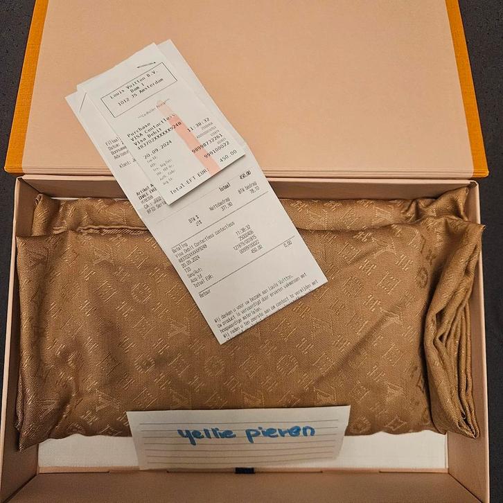 Louis Vuitton Evermore Sjaal Caramel, Kleding | Dames, Mutsen, Sjaals en Handschoenen, Zo goed als nieuw, Sjaal, Ophalen of Verzenden