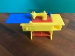Vintage. / retro Renwal poppenhuis naaimachine miniatuur, Verzamelen, Poppenhuizen en Toebehoren, Ophalen of Verzenden, Zo goed als nieuw
