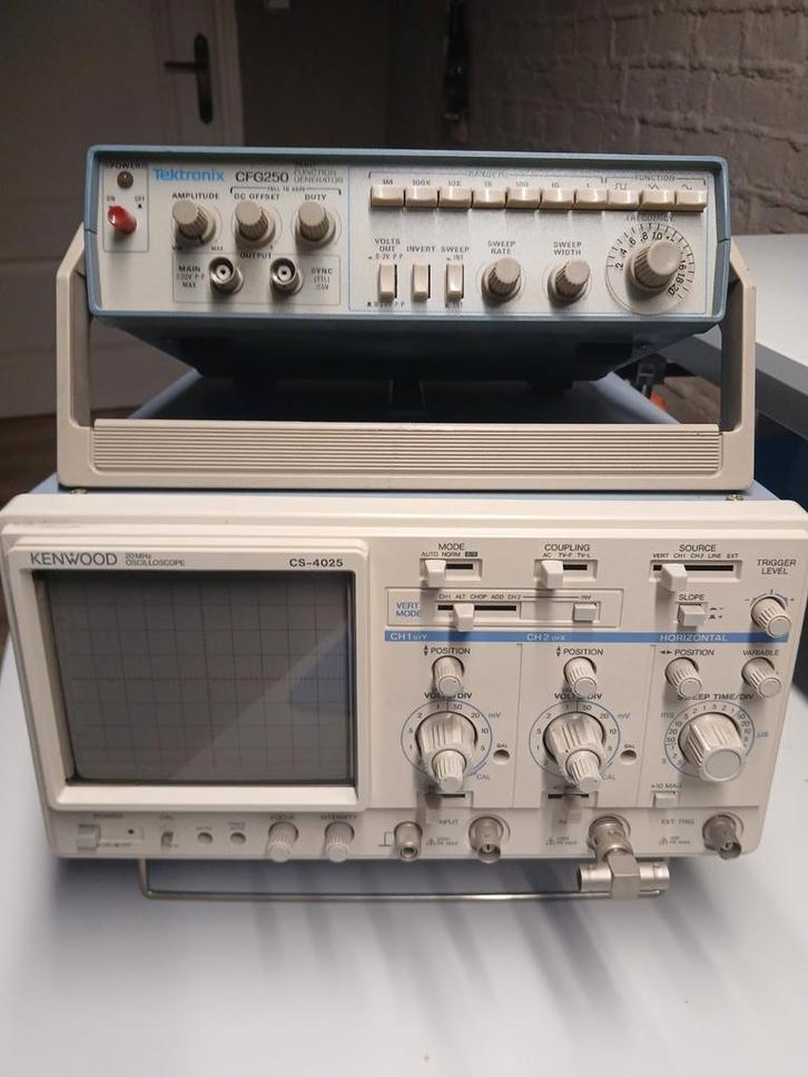 Kenwood CS-4025 oscilloscoop & Tektronix CFG250. Setprijs!, Hobby en Vrije tijd, Overige Hobby en Vrije tijd, Ophalen of Verzenden
