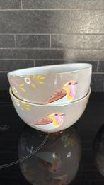 2 grote kommen (15 cm) pip studio khaki, Ophalen, Zo goed als nieuw, Kom(men), Overige stijlen