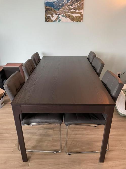 Uitschuifbare eettafel Ikea Ekedalen 180-240cm + stoelen, Huis en Inrichting, Complete eetkamers, Zo goed als nieuw, 4 tot 6 stoelen