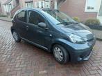 Toyota Aygo 1.0 12V Vvt-i 5DRS 2013 Grijs, Voorwielaandrijving, 4 stoelen, Origineel Nederlands, Handgeschakeld