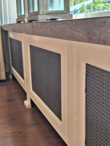 Radiatorbekleding Grijs/Wit - 320cm + 100cm Paneel beschikbaar voor biedingen