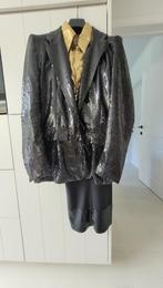PARTYKOSTUUM ZWART + HEMD GOUD, Maat 52/54 (L), Ophalen of Verzenden, Kleding, Overige thema's