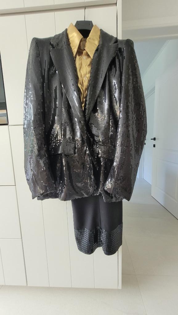 PARTYKOSTUUM ZWART + HEMD GOUD, Kleding | Heren, Carnavalskleding en Feestkleding, Zo goed als nieuw, Kleding, Overige thema's