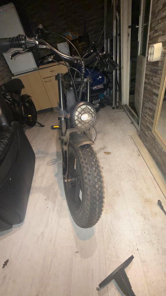 Ouxi v8 dubbele accu, Fietsen en Brommers, Brommers | Crossbrommers, Zo goed als nieuw, Overige merken, Ophalen of Verzenden