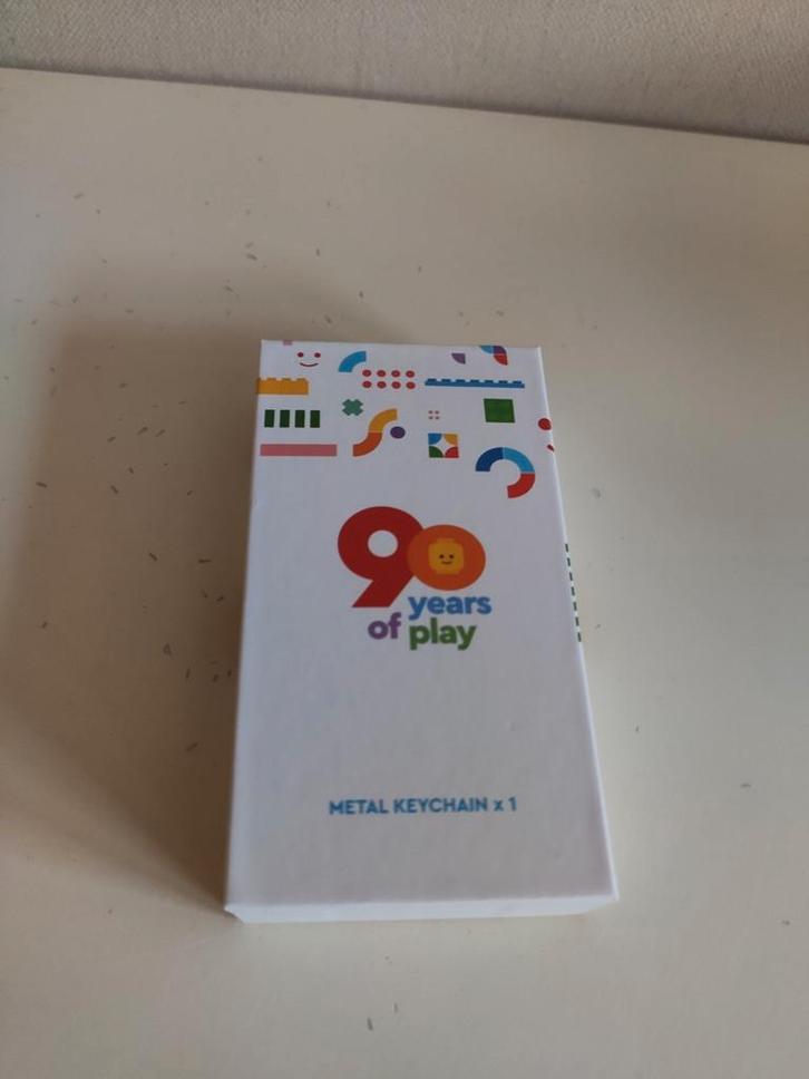 LEGO 100871 90 Years of Play Sleutelhanger NIEUW, Kinderen en Baby's, Speelgoed | Duplo en Lego, Nieuw, Lego, Complete set, Ophalen of Verzenden