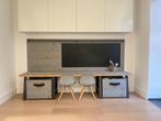 Complete speeltafel met krijtbord, stoeltjes en bakken, Ophalen, Zo goed als nieuw