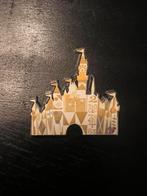 2025  Disney Chaser Pin Wave B It’s A Small World Castle, Ophalen of Verzenden, Overige figuren, Zo goed als nieuw, Beeldje of Figuurtje