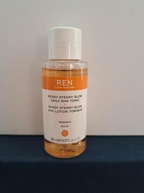 Ren Clean Skincare - Ready steady glow daily aha tonic, Sieraden, Tassen en Uiterlijk, Uiterlijk | Gezichtsverzorging, Nieuw, Reiniging
