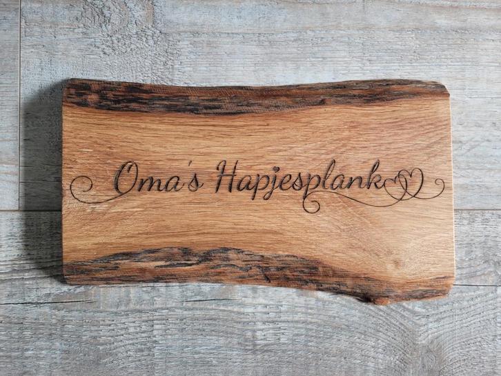 Handgemaakte Serveerplank/Hapjesplank voor Oma!, Huis en Inrichting, Keuken | Keukenbenodigdheden, Nieuw, Ophalen of Verzenden