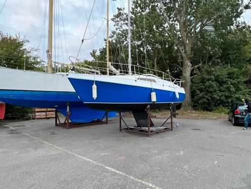 Zeilboot - Opknapper Balaton 24, Watersport en Boten, Kajuitzeilboten en Zeiljachten, Gebruikt, Tourjacht of Cruiser, Polyester