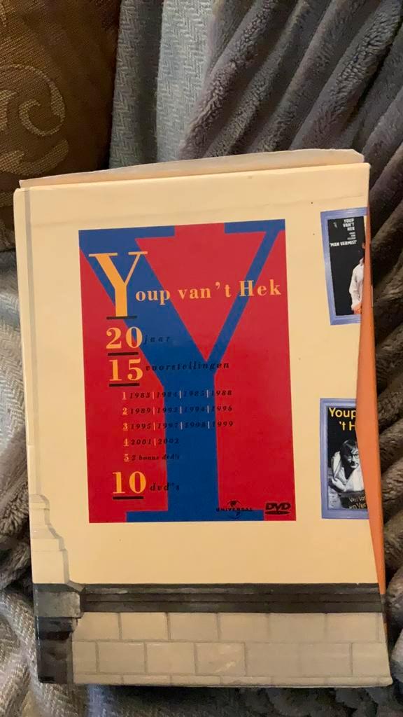 Youp van ‘t Hek 20 jaar boxset 1983-2002 10 dvds ,zgan, Cd's en Dvd's, Dvd's | Cabaret en Sketches, Zo goed als nieuw, Stand-up of Theatershow