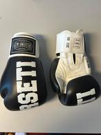 Boxing Gloves Pair - Rival & Triple H - Used, Ophalen of Verzenden, Zo goed als nieuw, Bokshandschoenen