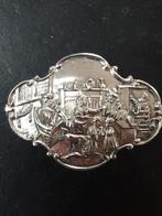Zilvere reliëf broche, Ophalen of Verzenden, Zo goed als nieuw, Zilver