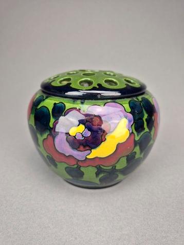 Regina glans plateel rozensteker  beschikbaar voor biedingen